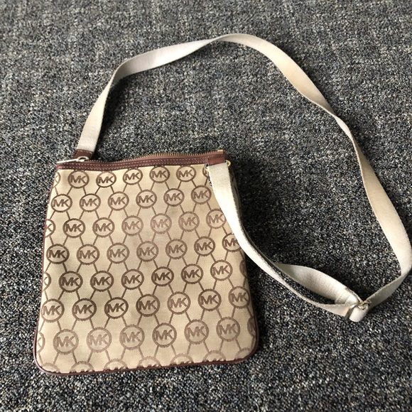 Michael Kors Cross Body Purse Brown Monogram - Picture 3 of 3
